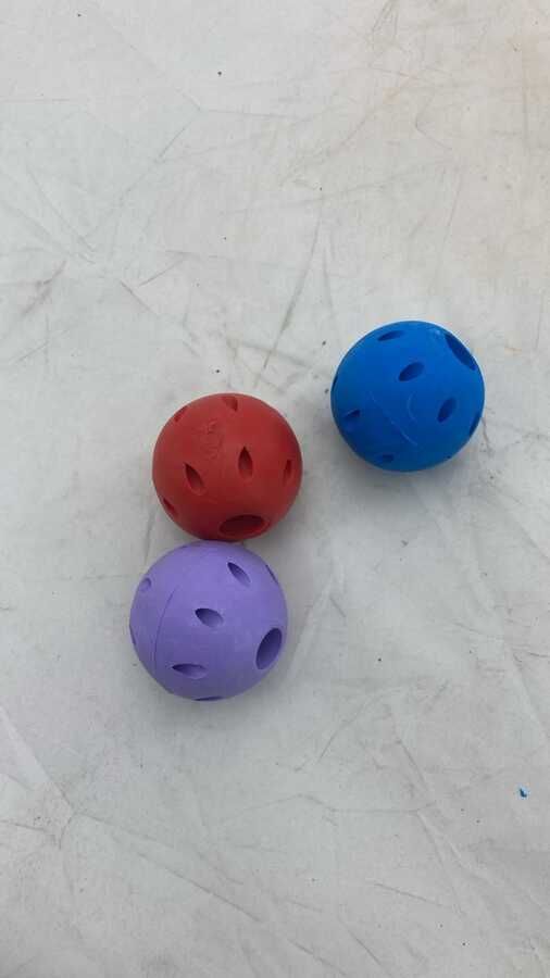 Delikli 5 cm Sert Ödül Topu